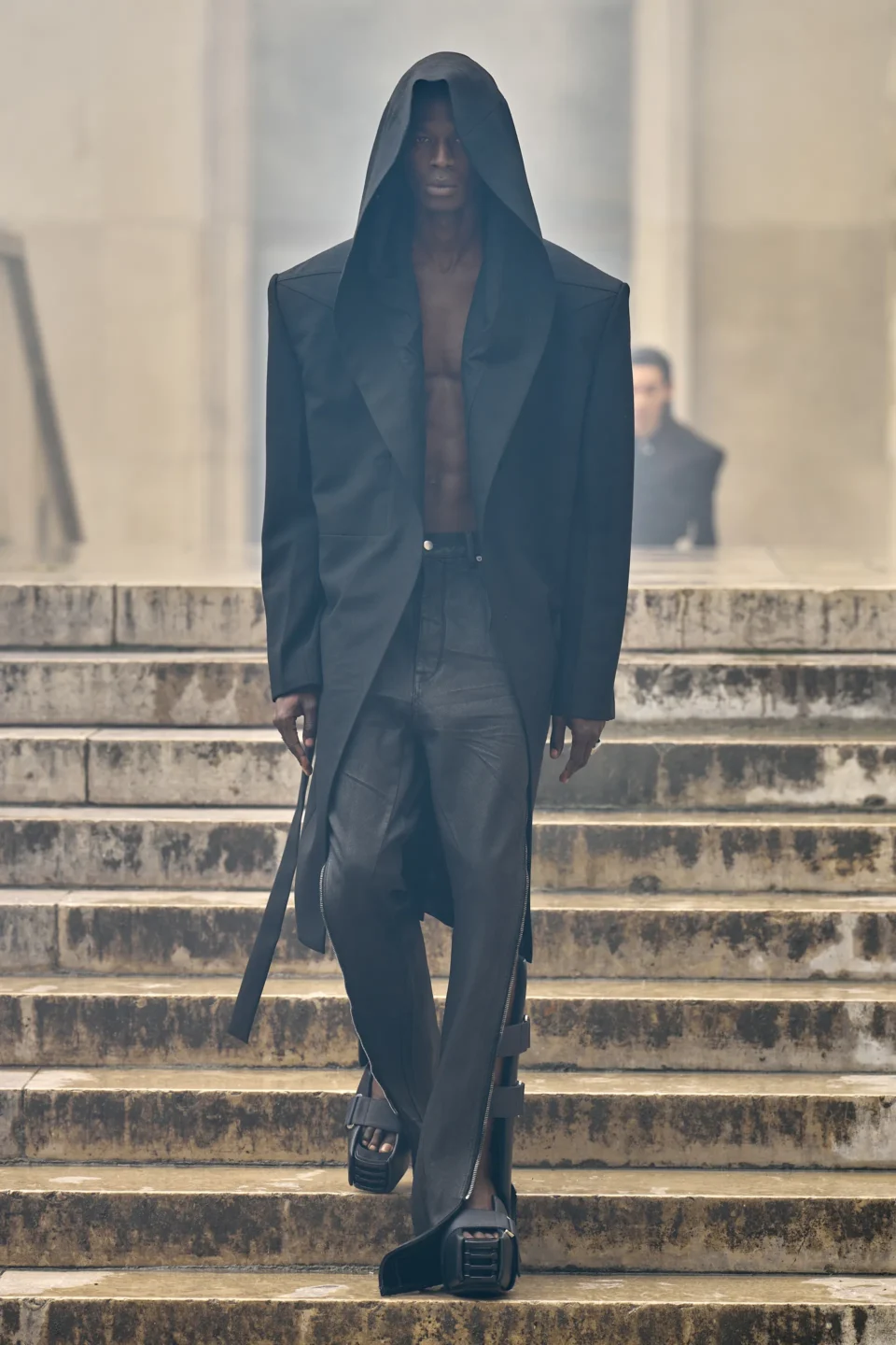 00029-rick-owens-spring-2024-menswear-credit-gorunway