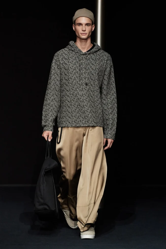 00030-emporio-armani-spring-2024-menswear-credit-gorunway