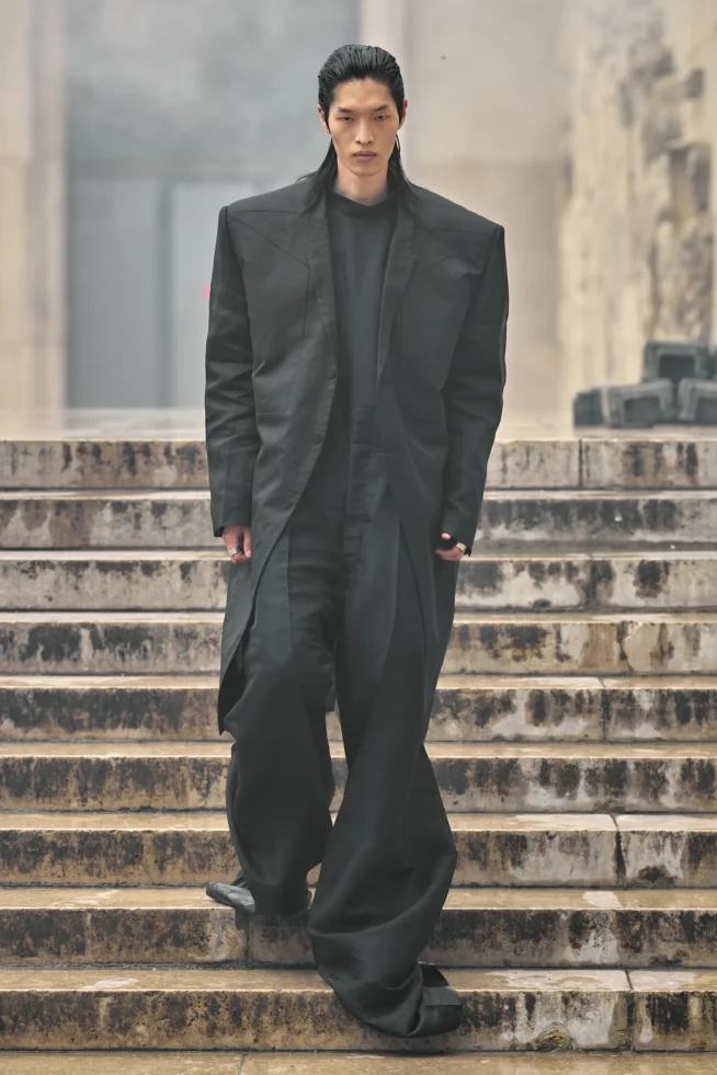 00031-rick-owens-spring-2024-menswear-credit-gorunway