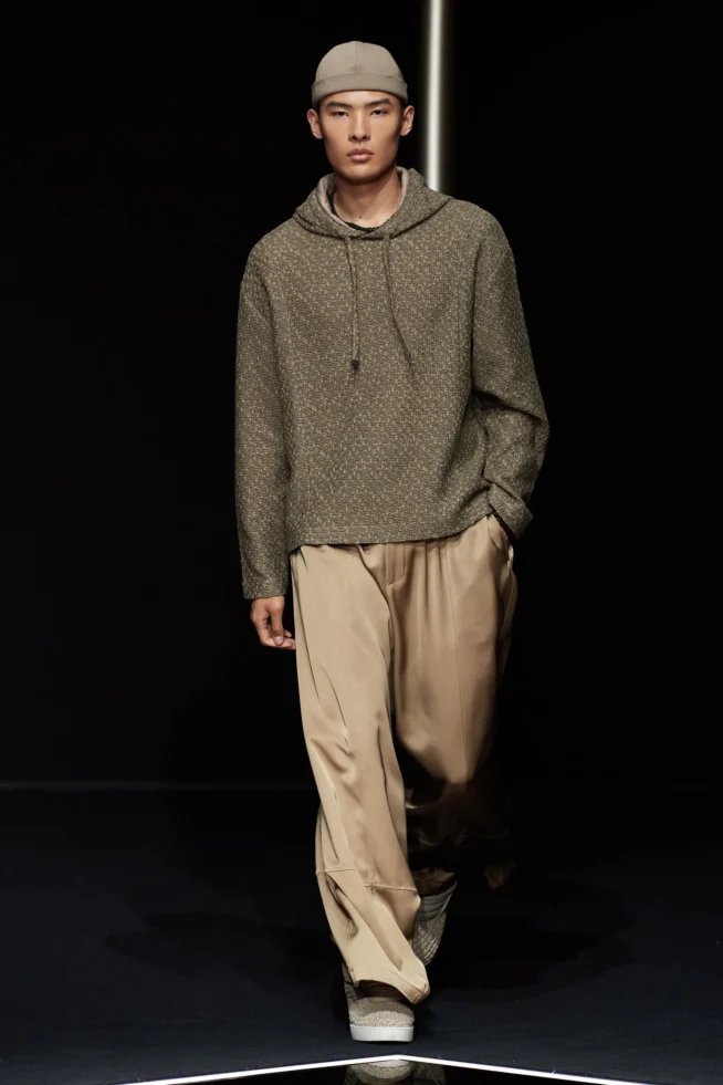 00032-emporio-armani-spring-2024-menswear-credit-gorunway