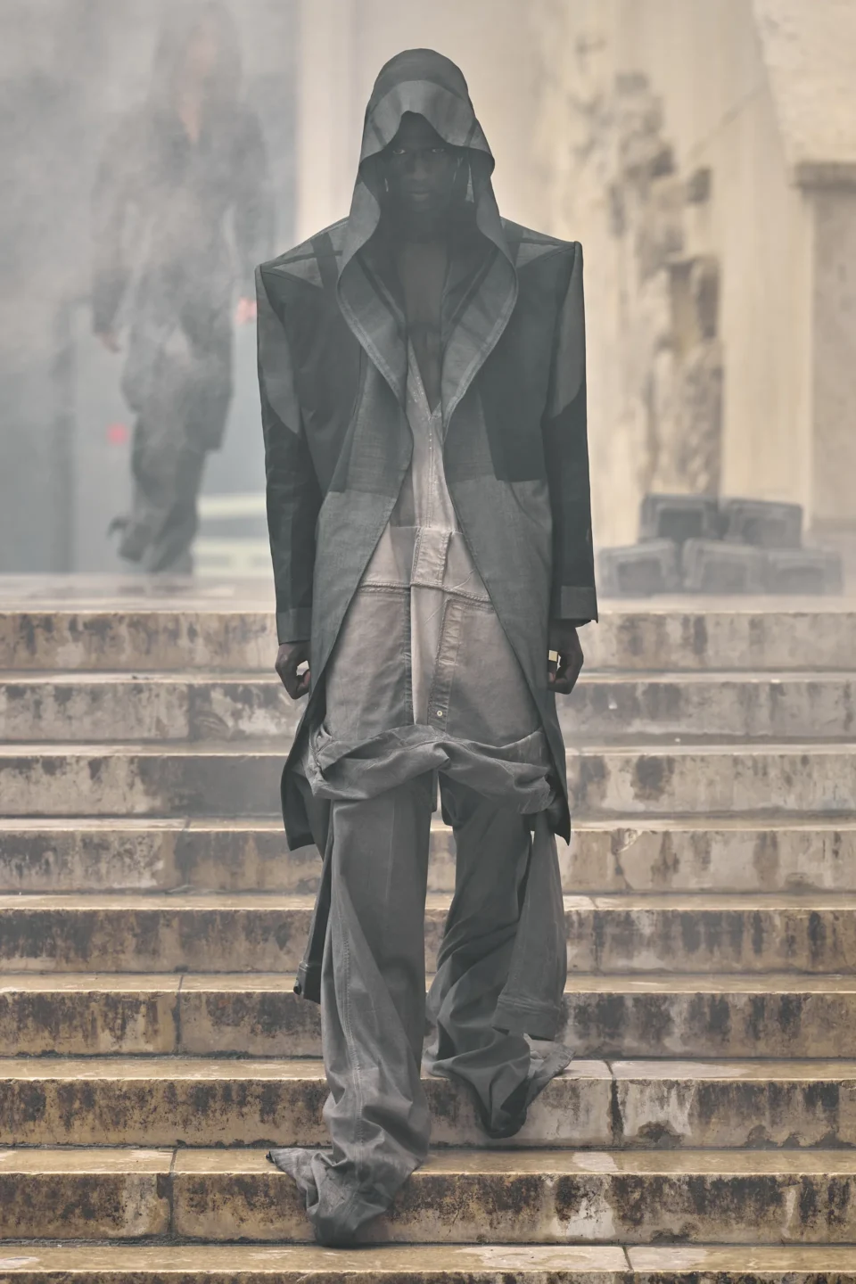 00032-rick-owens-spring-2024-menswear-credit-gorunway
