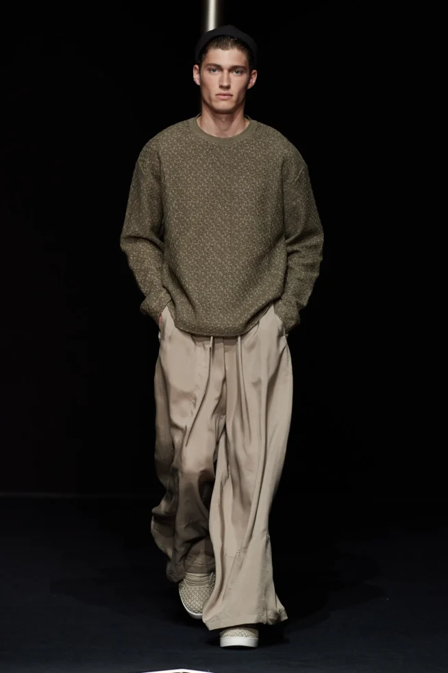 00033-emporio-armani-spring-2024-menswear-credit-gorunway