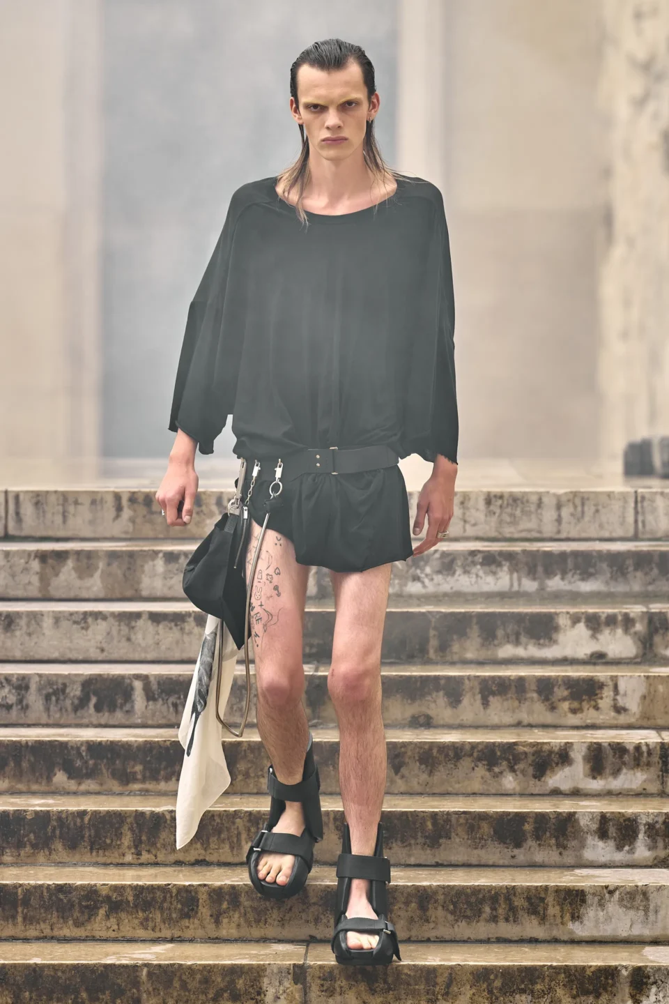 00034-rick-owens-spring-2024-menswear-credit-gorunway