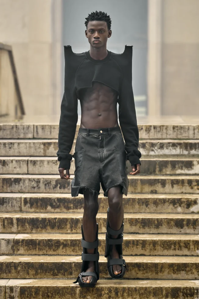 00035-rick-owens-spring-2024-menswear-credit-gorunway