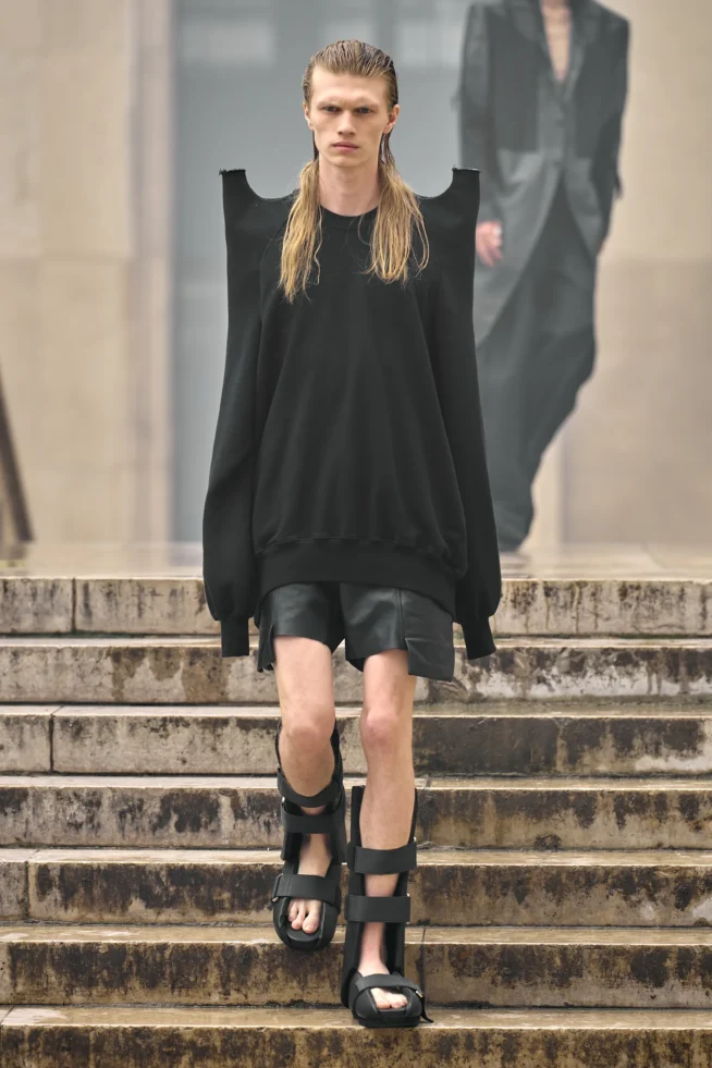 00036-rick-owens-spring-2024-menswear-credit-gorunway
