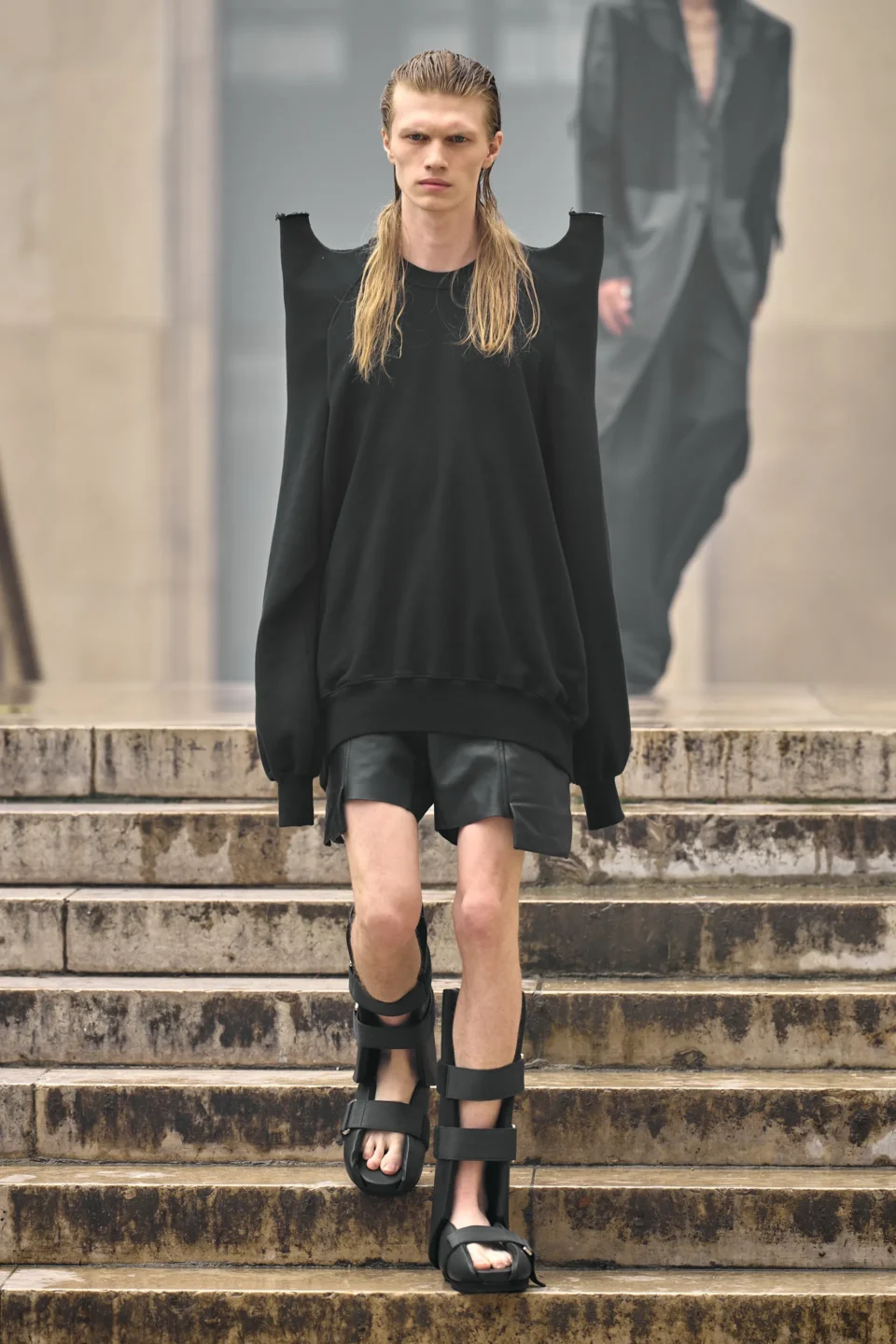 00036-rick-owens-spring-2024-menswear-credit-gorunway