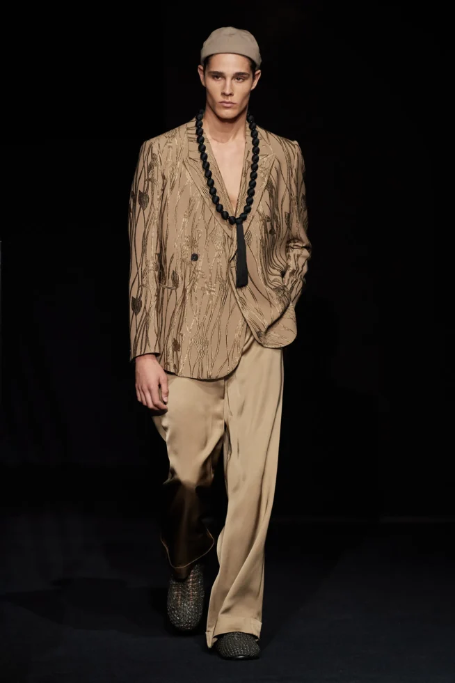 00037-emporio-armani-spring-2024-menswear-credit-gorunway