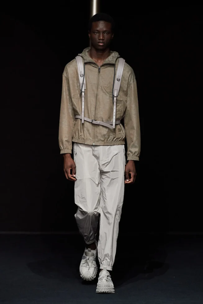 00039-emporio-armani-spring-2024-menswear-credit-gorunway
