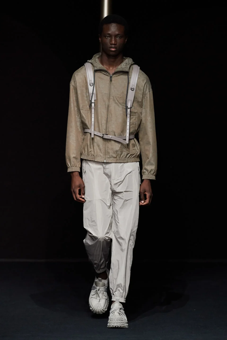 00039-emporio-armani-spring-2024-menswear-credit-gorunway
