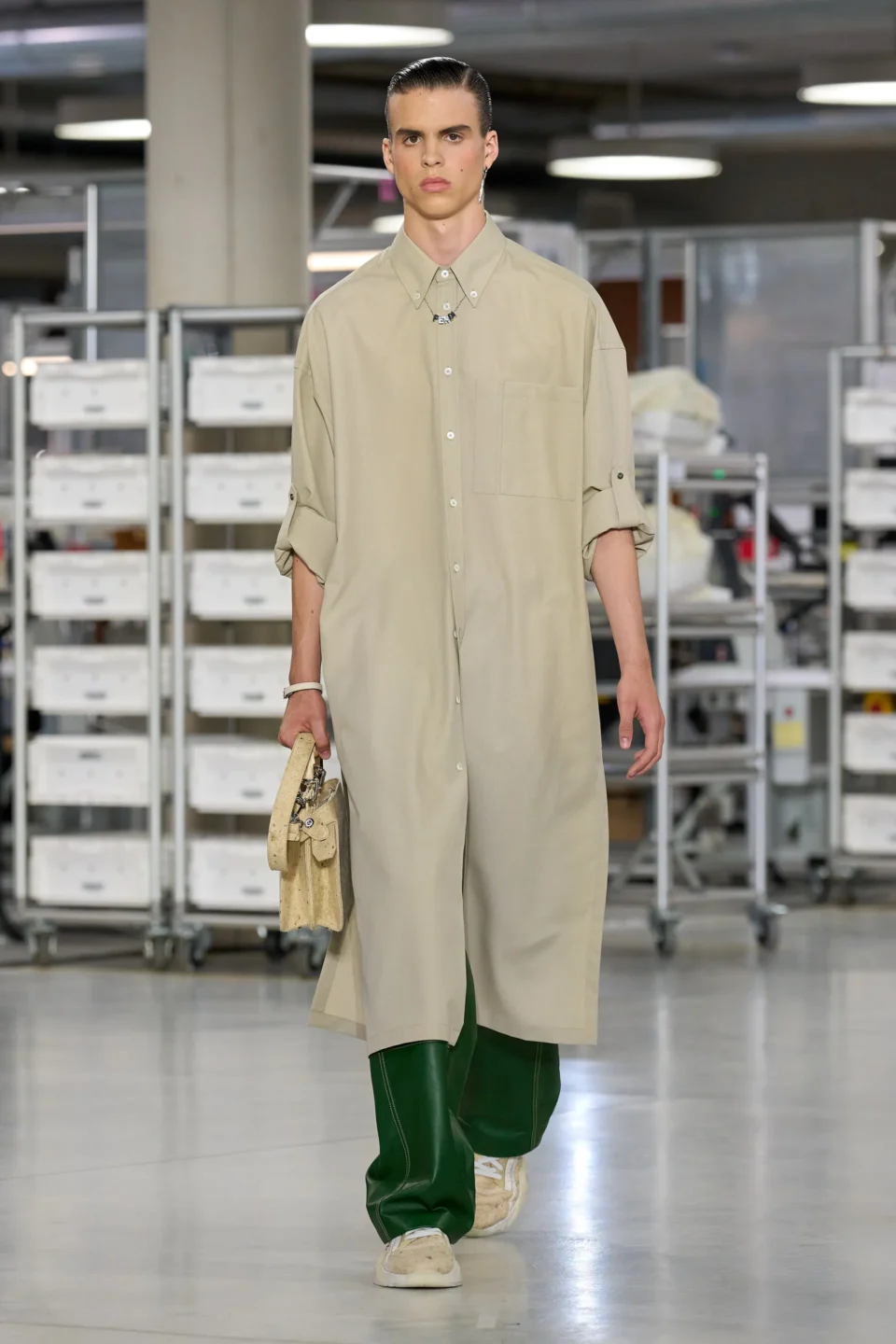 00041-fendi-spring-2024-menswear-credit-gorunway