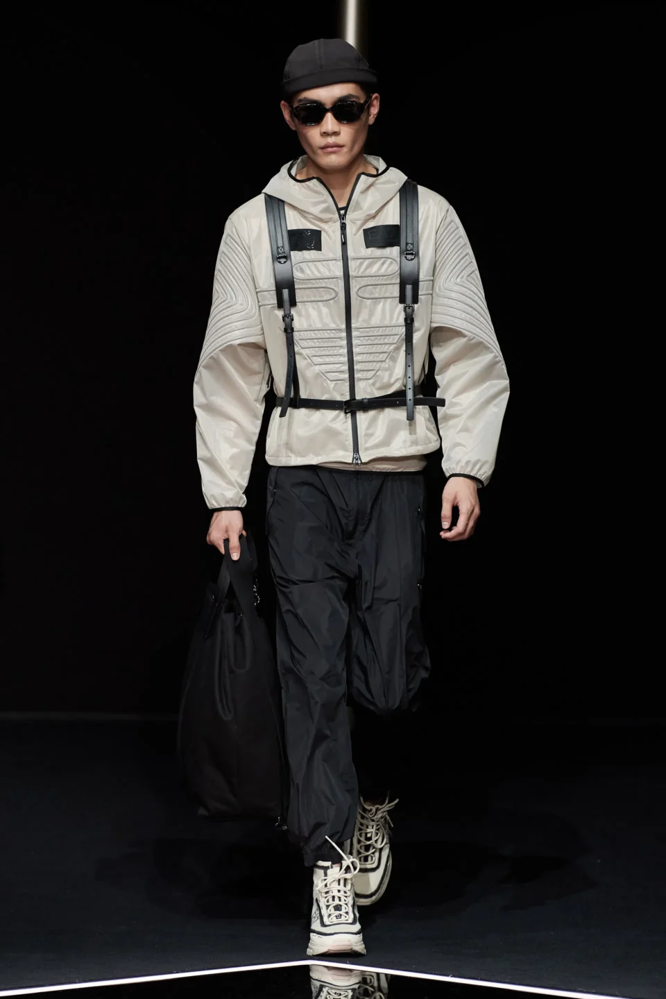 00044-emporio-armani-spring-2024-menswear-credit-gorunway