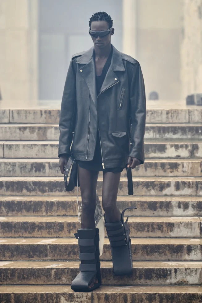 00044-rick-owens-spring-2024-menswear-credit-gorunway