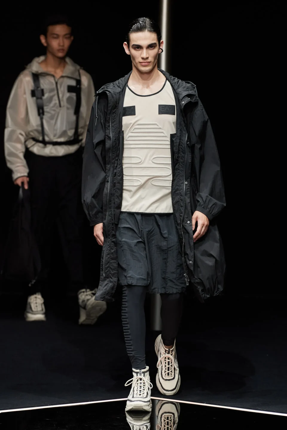 00045-emporio-armani-spring-2024-menswear-credit-gorunway