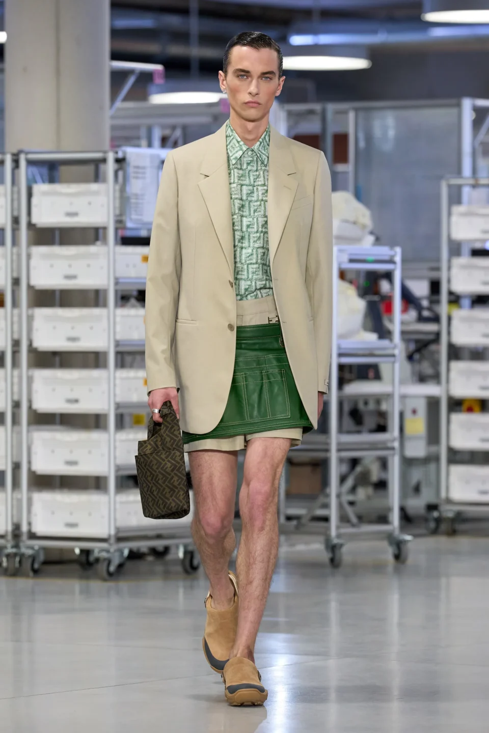 00045-fendi-spring-2024-menswear-credit-gorunway