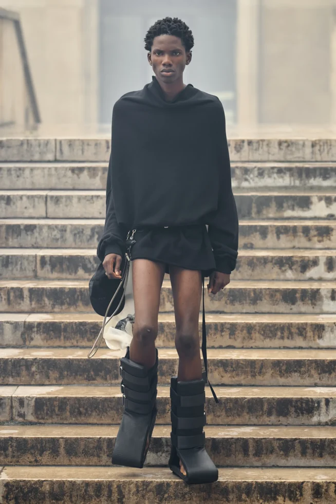 00045-rick-owens-spring-2024-menswear-credit-gorunway