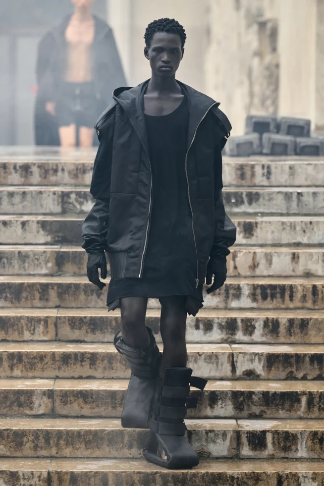 00048-rick-owens-spring-2024-menswear-credit-gorunway