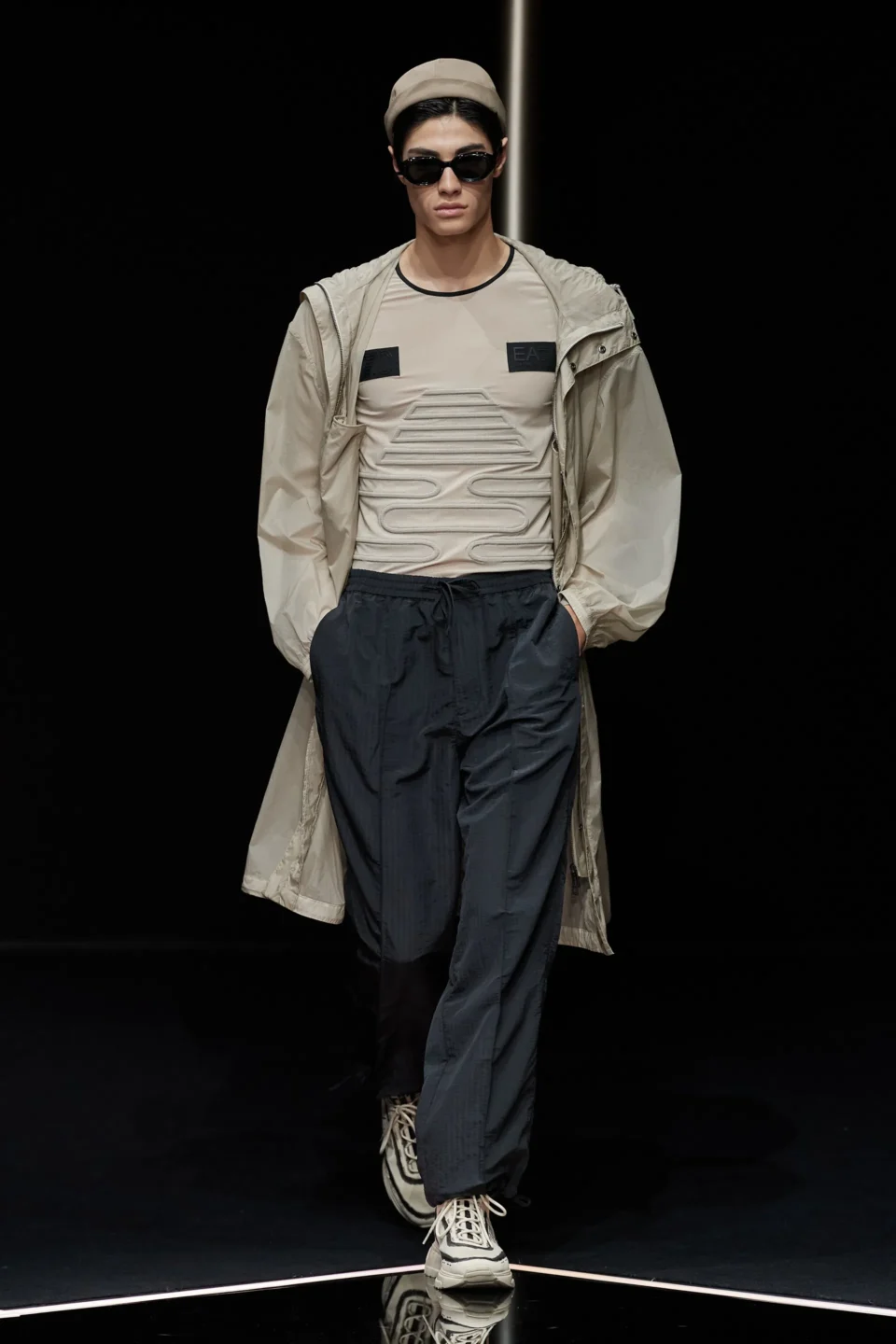 00049-emporio-armani-spring-2024-menswear-credit-gorunway