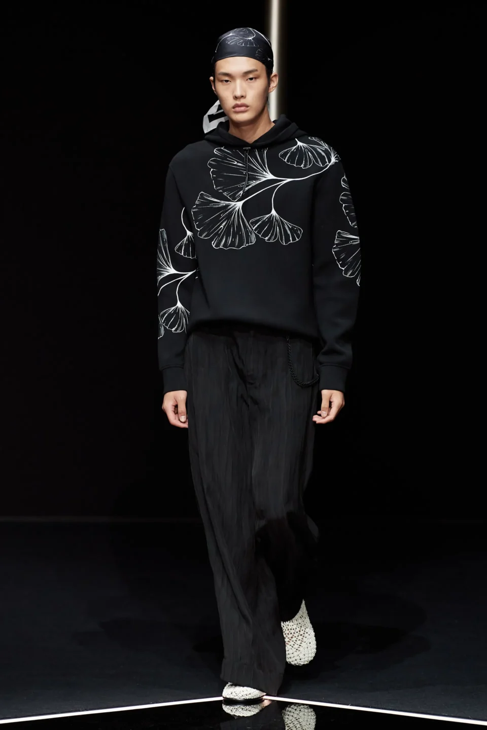 00052-emporio-armani-spring-2024-menswear-credit-gorunway