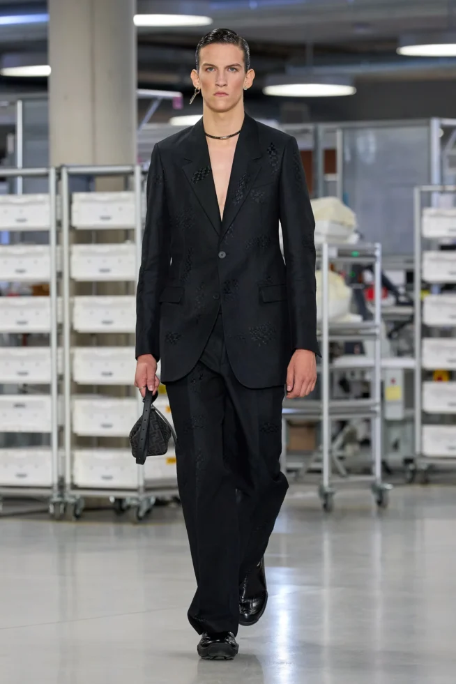 00053-fendi-spring-2024-menswear-credit-gorunway