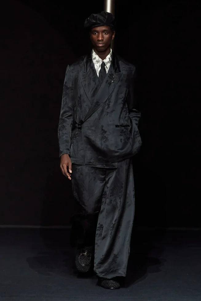 00054-emporio-armani-spring-2024-menswear-credit-gorunway