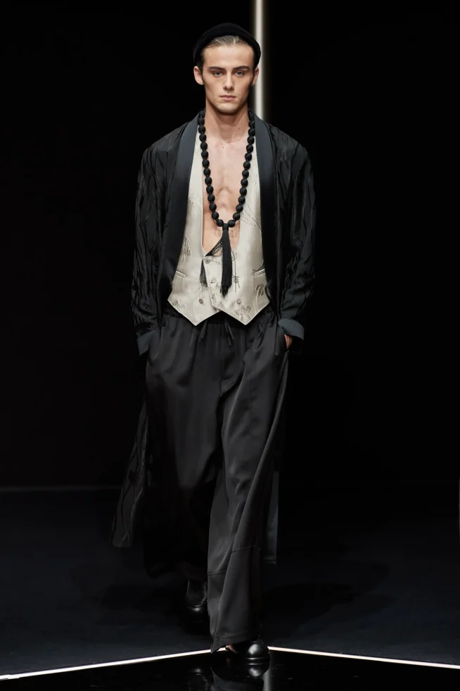 00055-emporio-armani-spring-2024-menswear-credit-gorunway