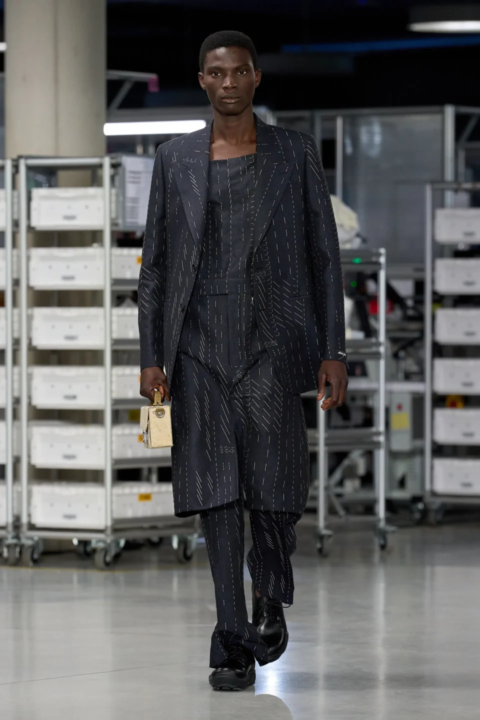 00057-fendi-spring-2024-menswear-credit-gorunway