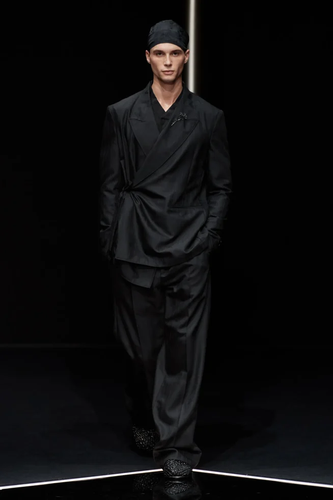 00063-emporio-armani-spring-2024-menswear-credit-gorunway