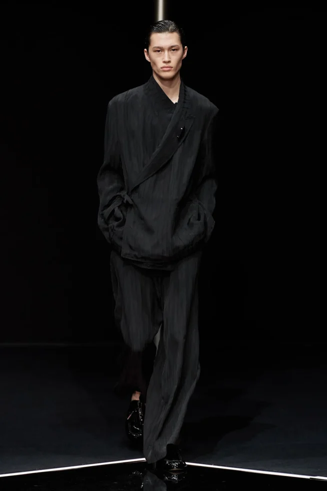 00064-emporio-armani-spring-2024-menswear-credit-gorunway