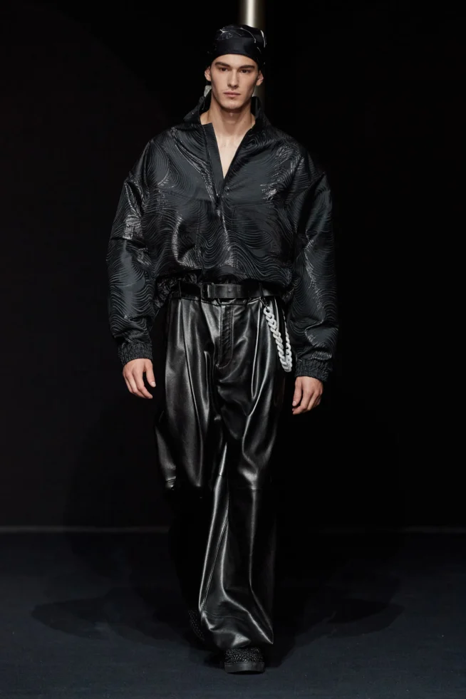 00065-emporio-armani-spring-2024-menswear-credit-gorunway