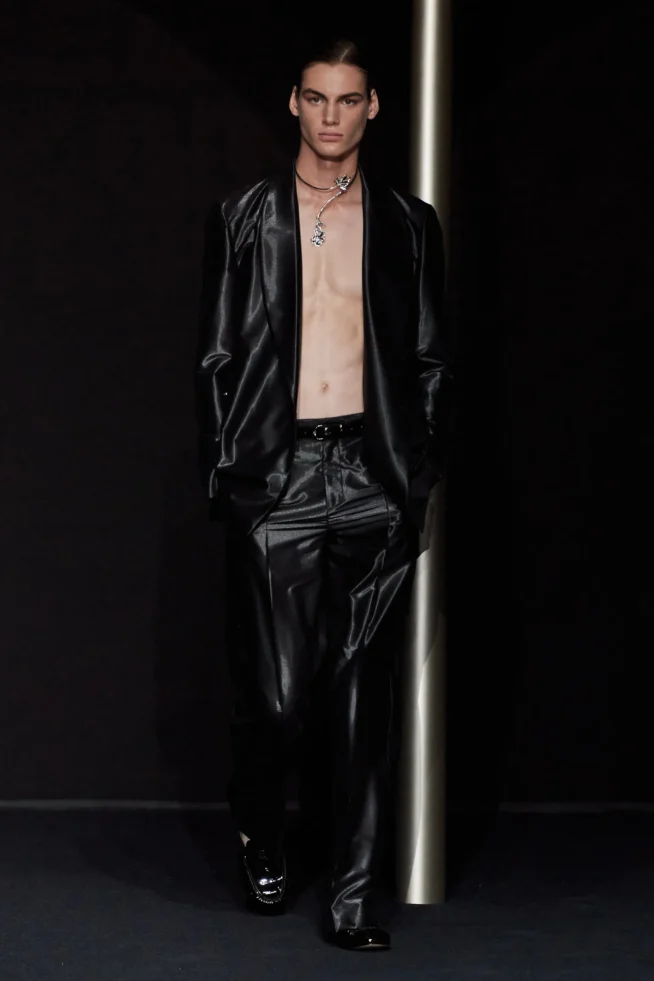00067-emporio-armani-spring-2024-menswear-credit-gorunway