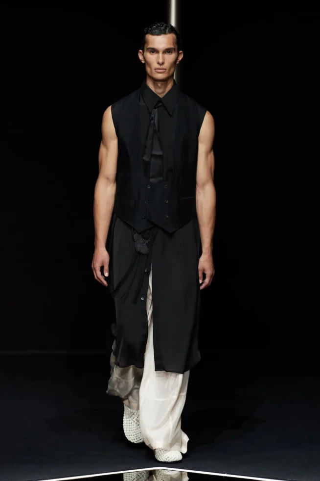 00070-emporio-armani-spring-2024-menswear-credit-gorunway
