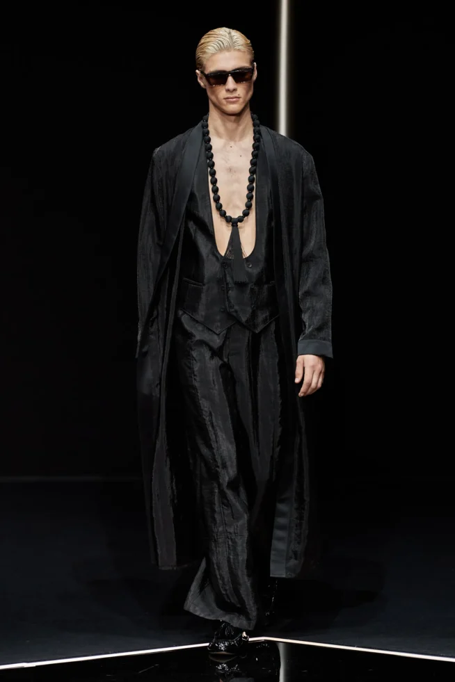 00071-emporio-armani-spring-2024-menswear-credit-gorunway