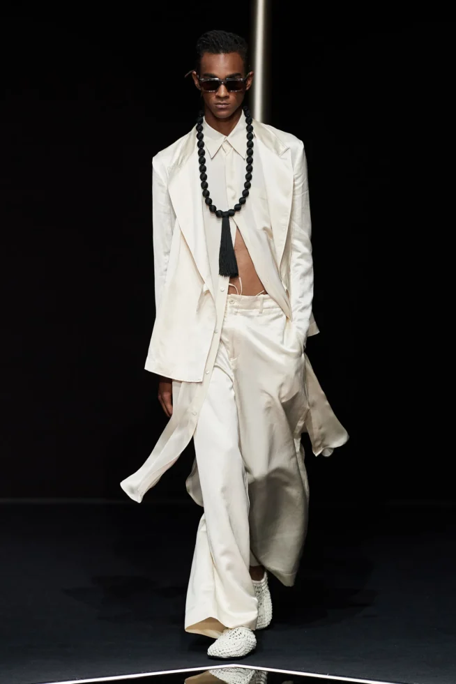 00075-emporio-armani-spring-2024-menswear-credit-gorunway