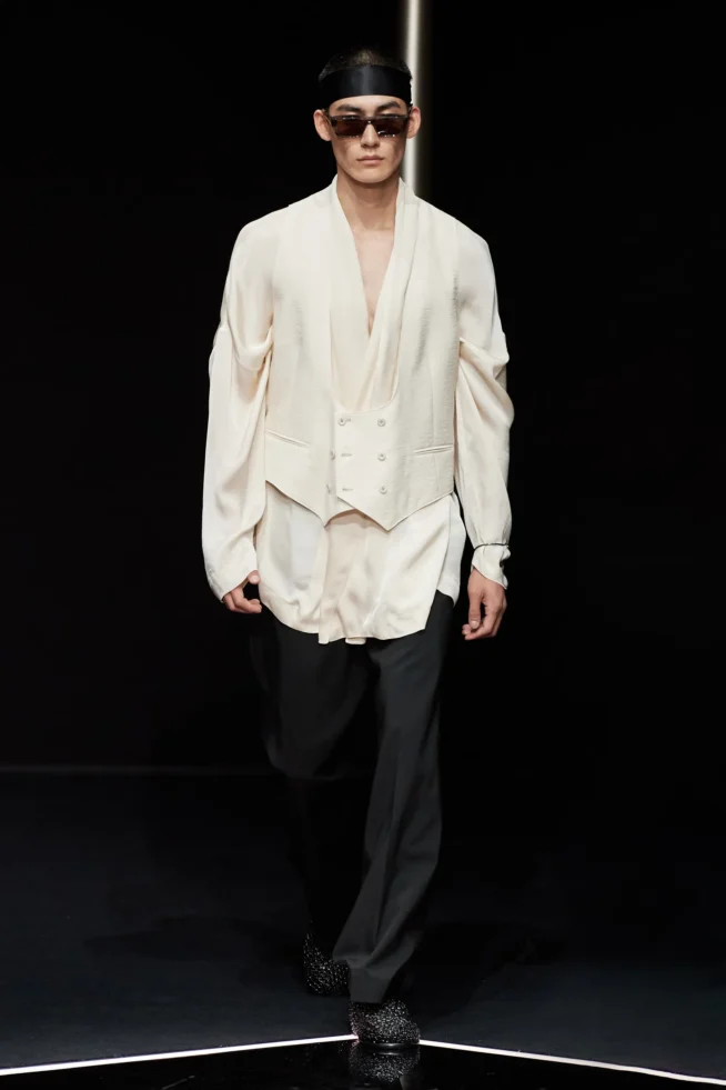00076-emporio-armani-spring-2024-menswear-credit-gorunway