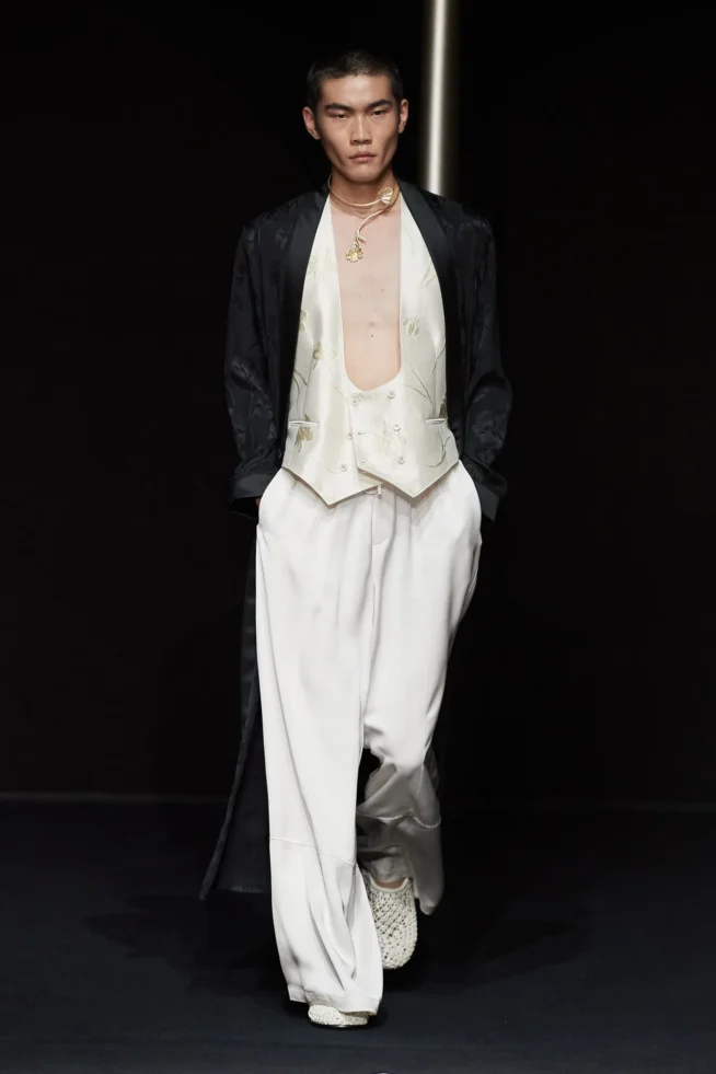 00077-emporio-armani-spring-2024-menswear-credit-gorunway