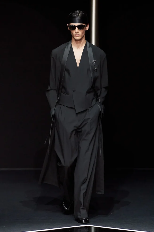 00080-emporio-armani-spring-2024-menswear-credit-gorunway