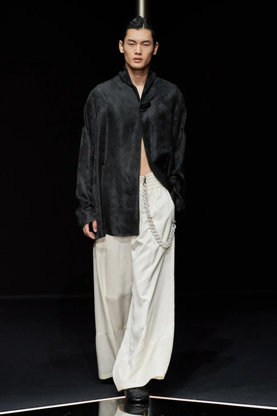 00082-emporio-armani-spring-2024-menswear-credit-gorunway