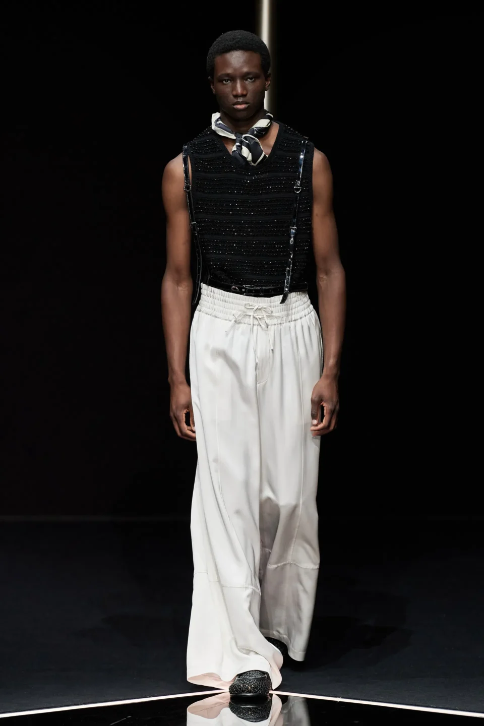 00086-emporio-armani-spring-2024-menswear-credit-gorunway
