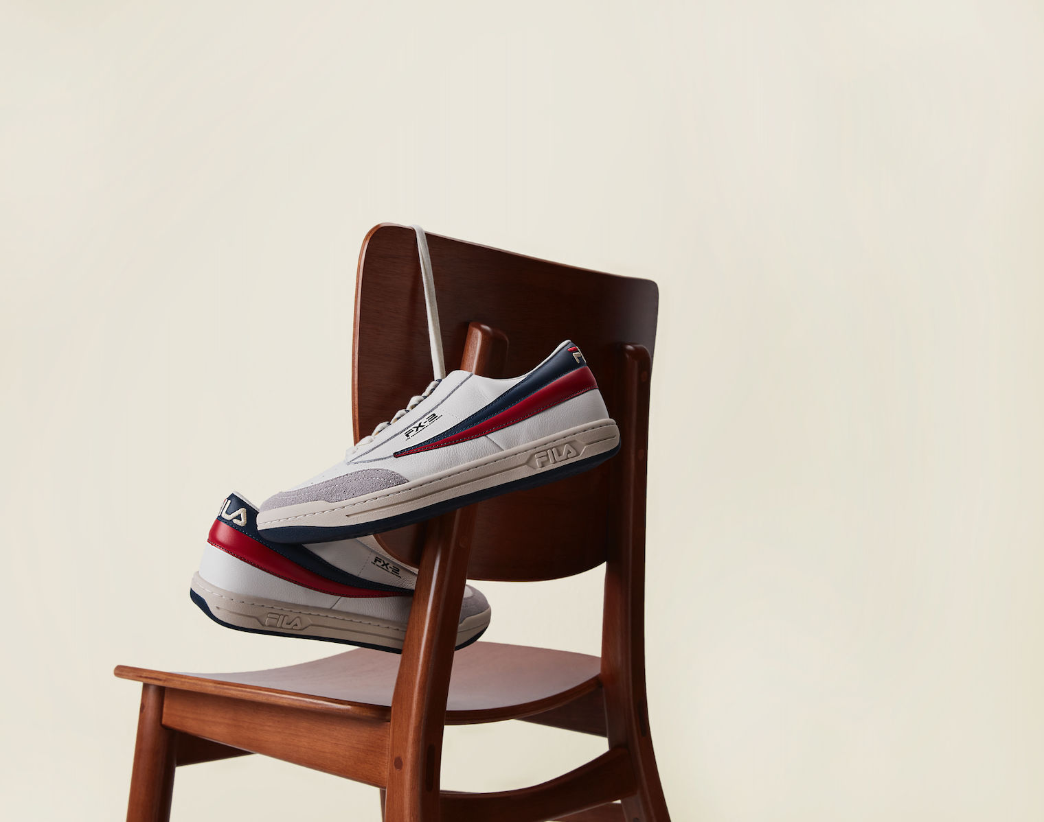Fila relança o primeiro sneaker  da marca em versão comemorativa
Celebrando 40 anos do Tênis FX-2, Fila produzirá 1983 pares disponíveis para compra