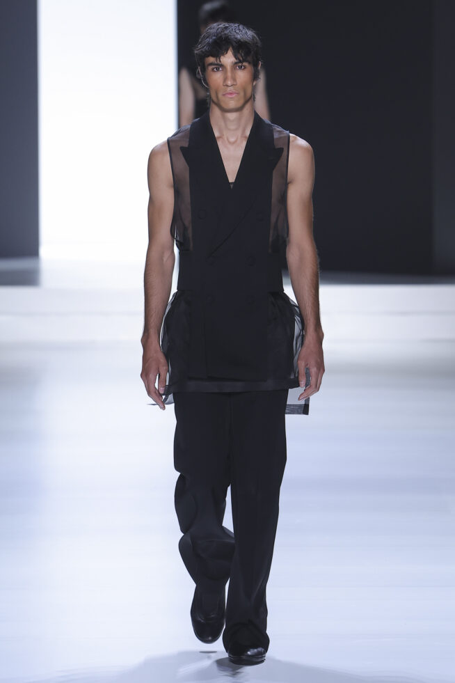 DG_Men's_FashionShow_SS24_Runway (3)