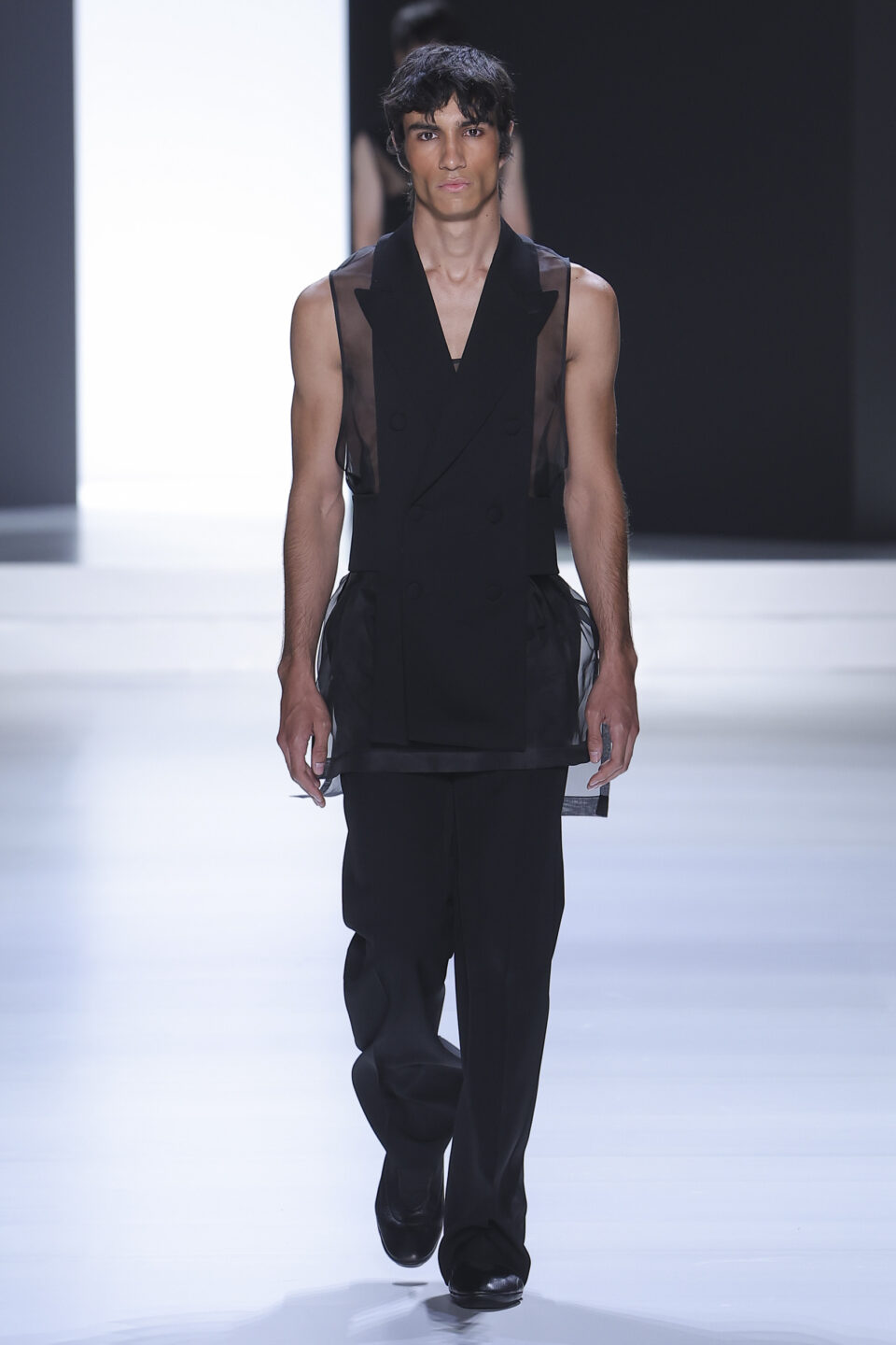 DG_Men's_FashionShow_SS24_Runway (3)