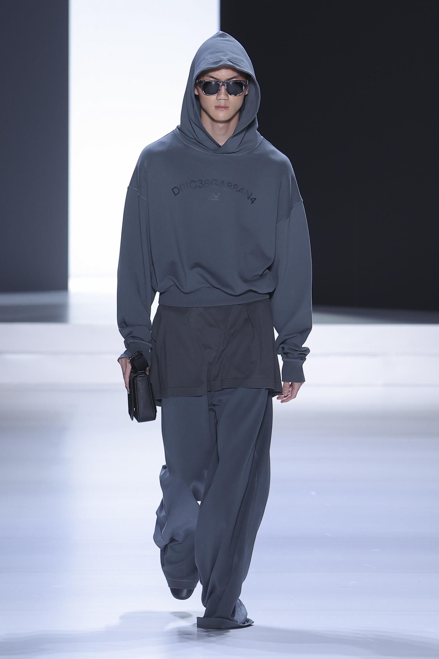DG_Men's_FashionShow_SS24_Runway (55)