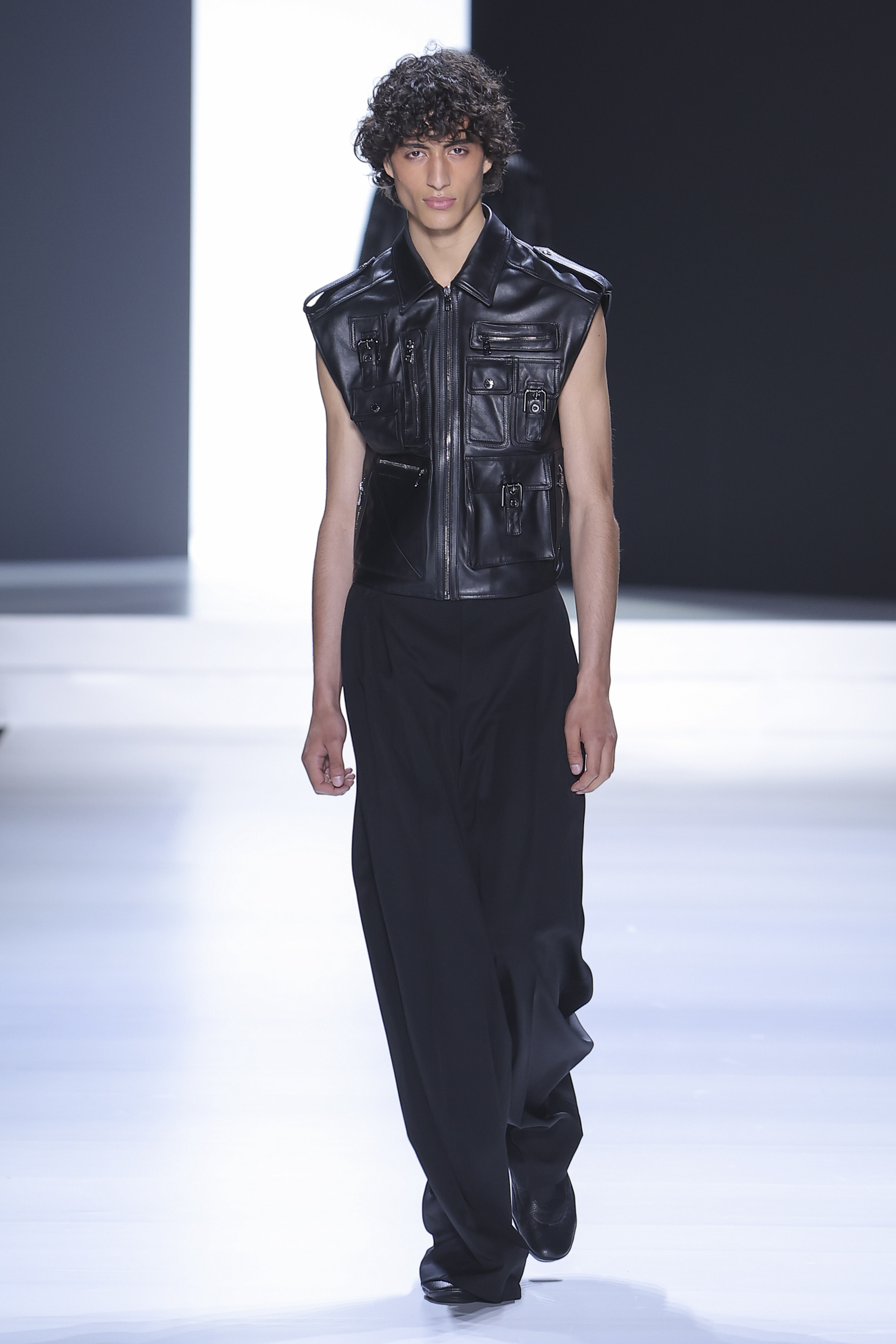DG_Men's_FashionShow_SS24_Runway (65)