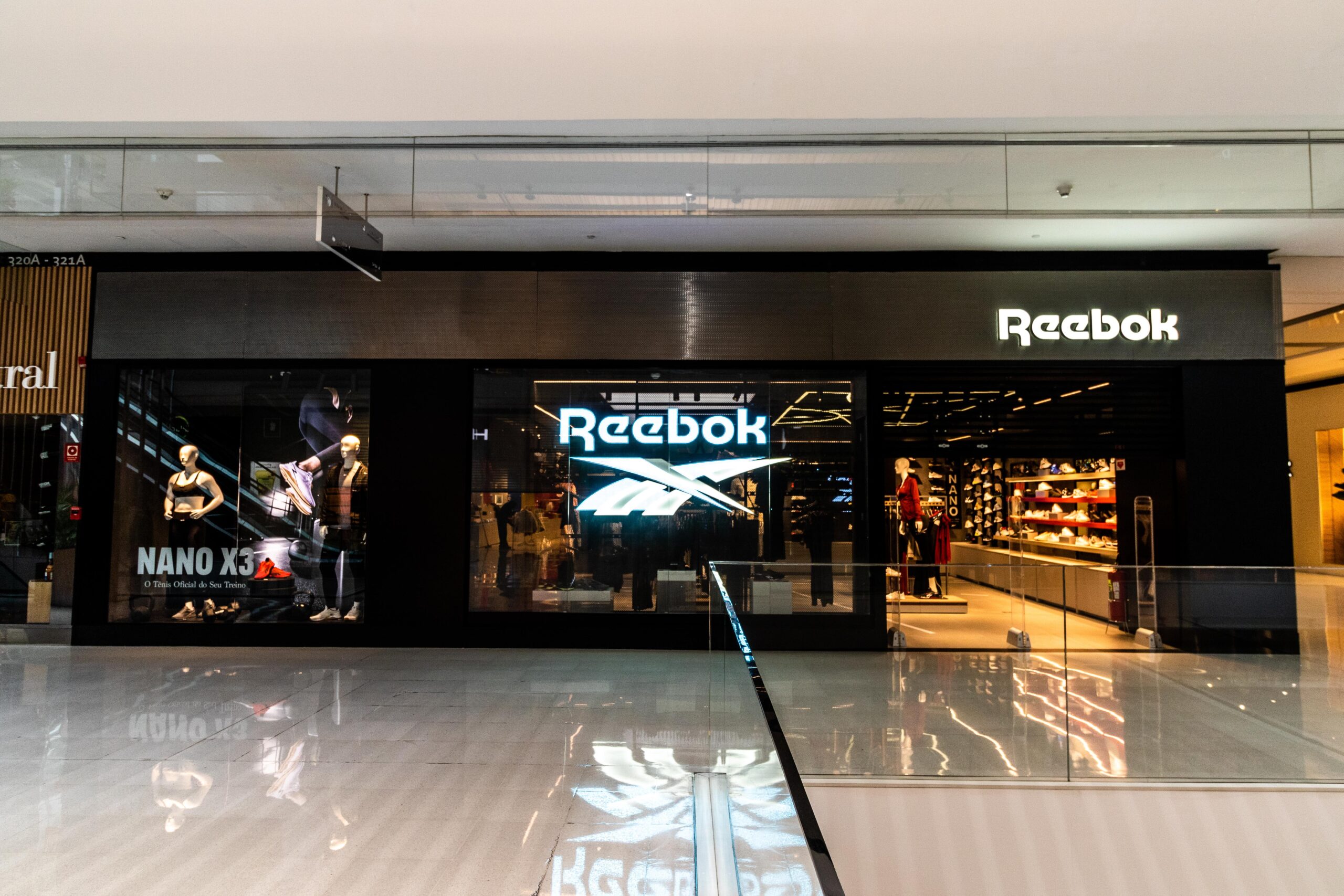 Reebok abre sua primeira loja em São Paulo
Chegando oficialmente na capital paulistana, a marca traz seus modelos icônicos atualizados