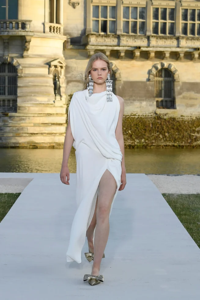 00002-valentino-fall-2023-couture-credit-brand