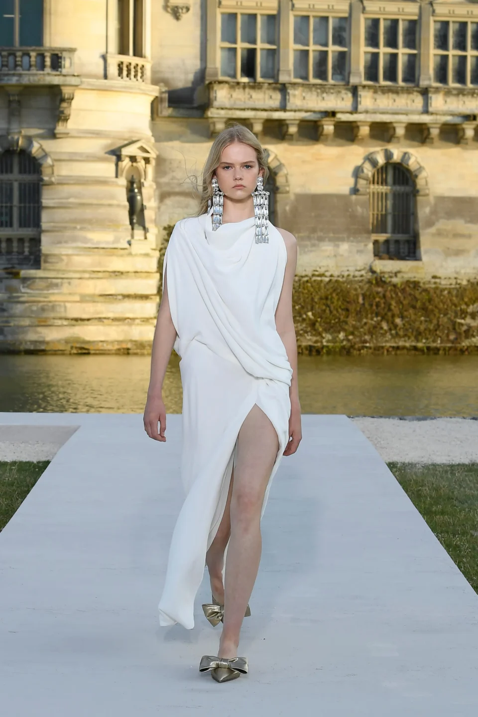 00002-valentino-fall-2023-couture-credit-brand