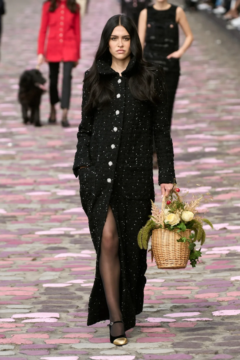 00003-chanel-fall-2023-couture-credit-gorunway