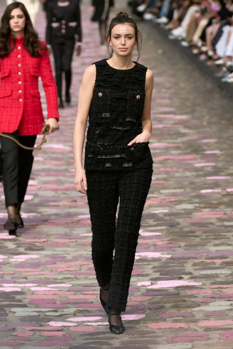 00005-chanel-fall-2023-couture-credit-gorunway