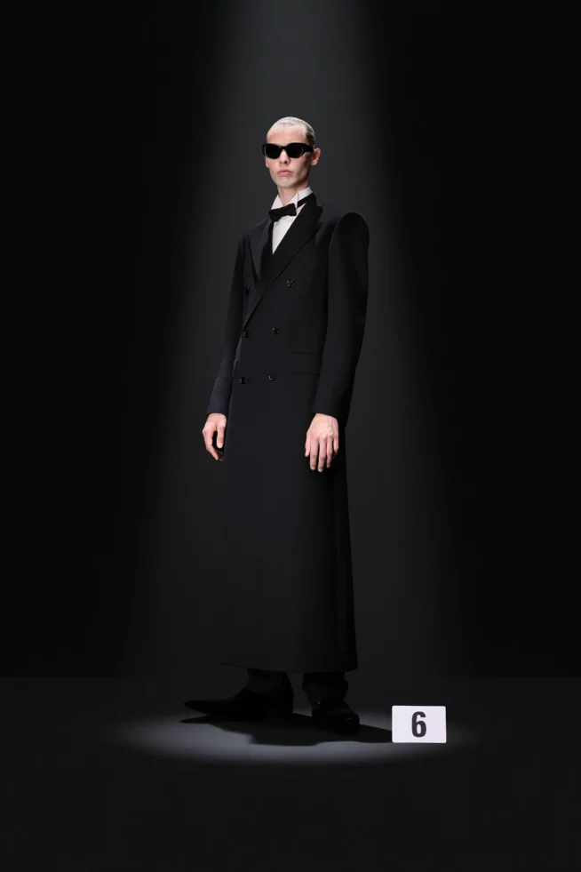 00006-balenciaga-fall-2023-couture-credit-gorunway