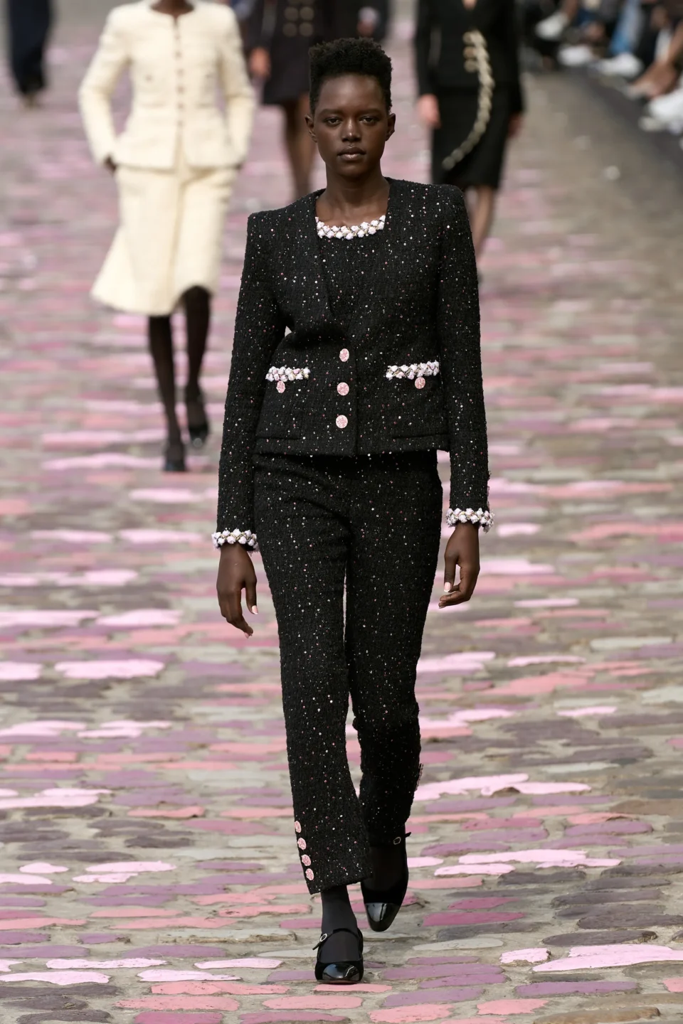 00006-chanel-fall-2023-couture-credit-gorunway